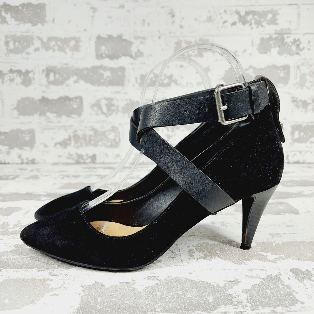 Joe’s Black Suede Ankle Buckle Strap Pointed Heels O647